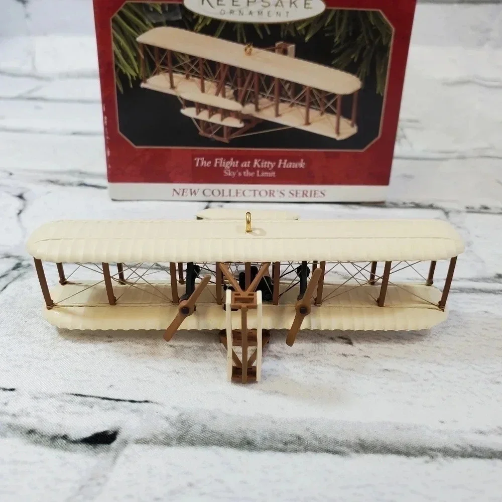 1997 Flight of The Kitty Hawk Hallmark Keepsake Collectors Vintage Ornament HM11